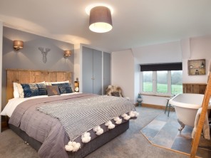 Romantic Croft Cottage with Private Hot Tub near Crewkerne, Somerset, England